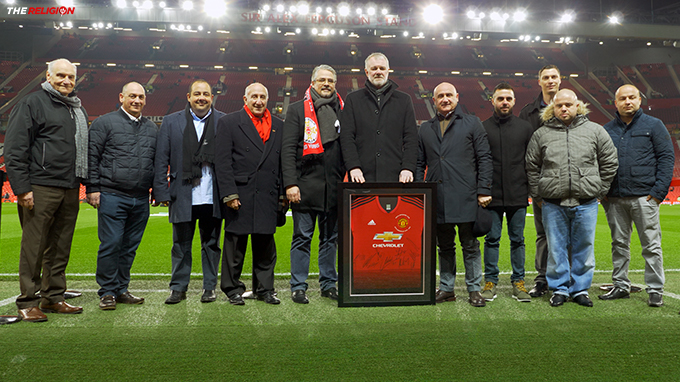 Manchester United Supporters Club Malta with Gary Pallister before United's 2-2 draw with Burnley